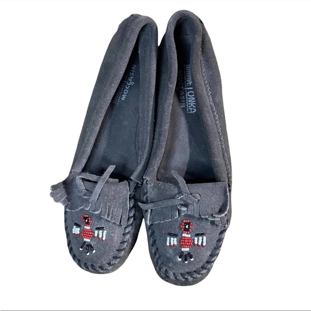 Minnetonka women's grey suede slip on beaded thunderbird moccasins Sz 8